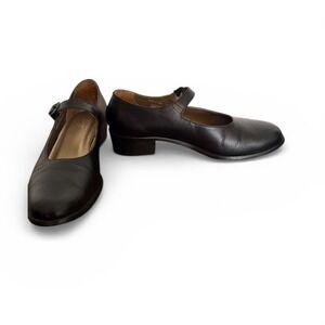 Bass Mary Jane Buckle Shoes Black Leather Low Heel Comfort Women Size 8M classy